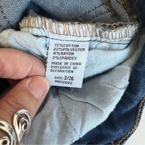 Blue Savvy Girls Denim ShortsSize 3/26No flaws
Gently worn - Picture 7 of 7